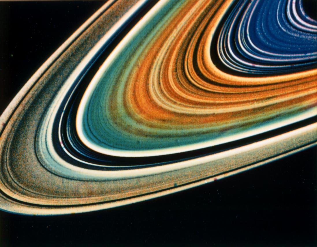 Enhanced-colour_image_of_Saturn_s_rings.jpg