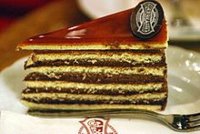 220px-Dobos_cake_(Gerbeaud_Confectionery_Budapest_Hungary).jpg