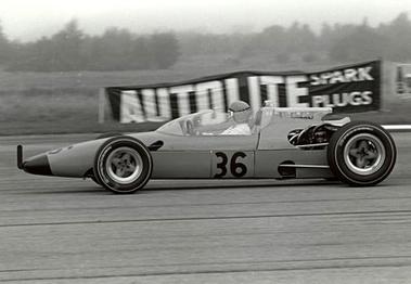 Patsy_Burt_McLaren-Oldsmobile_Elvington_1968.jpg
