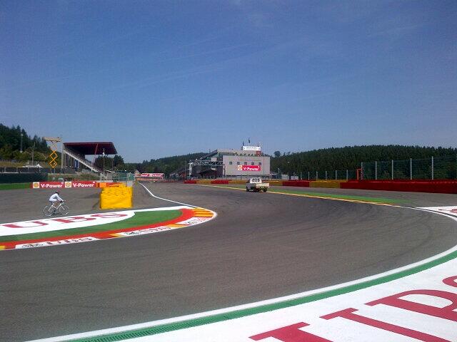 BSQ6GnzCIAA25yj.jpg:large