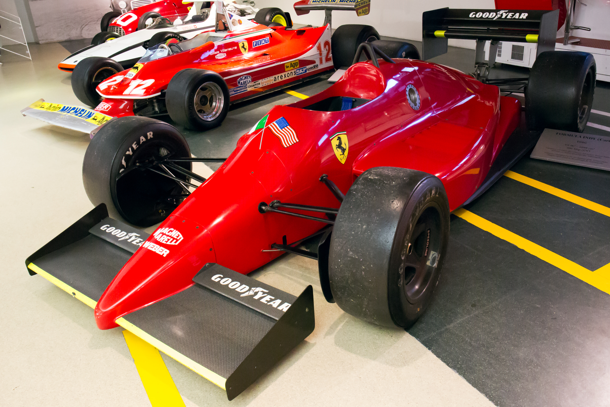Ferrari_637_front-left_Museo_Ferrari.jpg